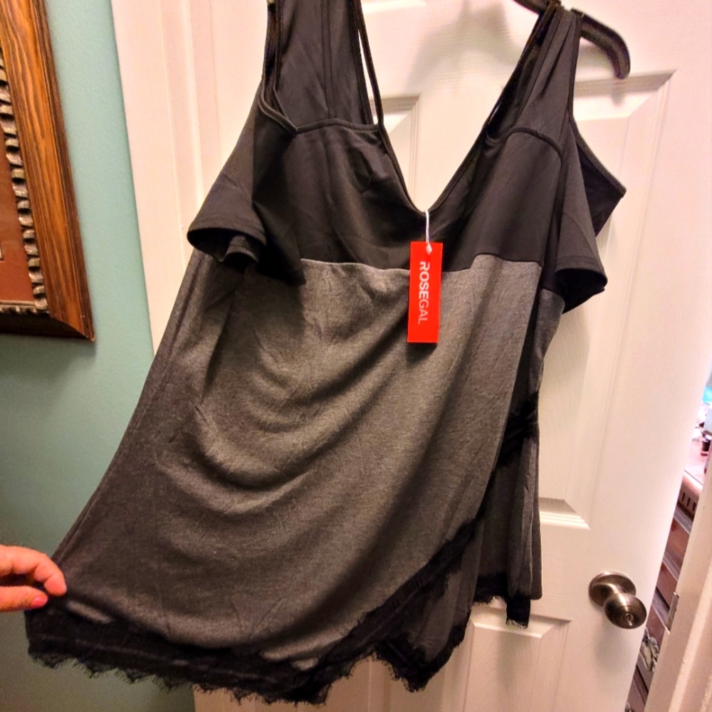 Cold shoulder top plus  NWT
